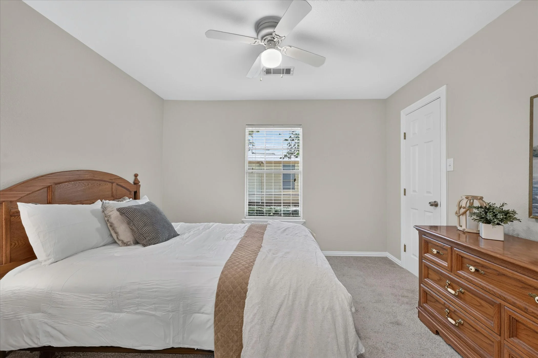 15-1308-Sherman-St-McKinney-WindowStill.jpg