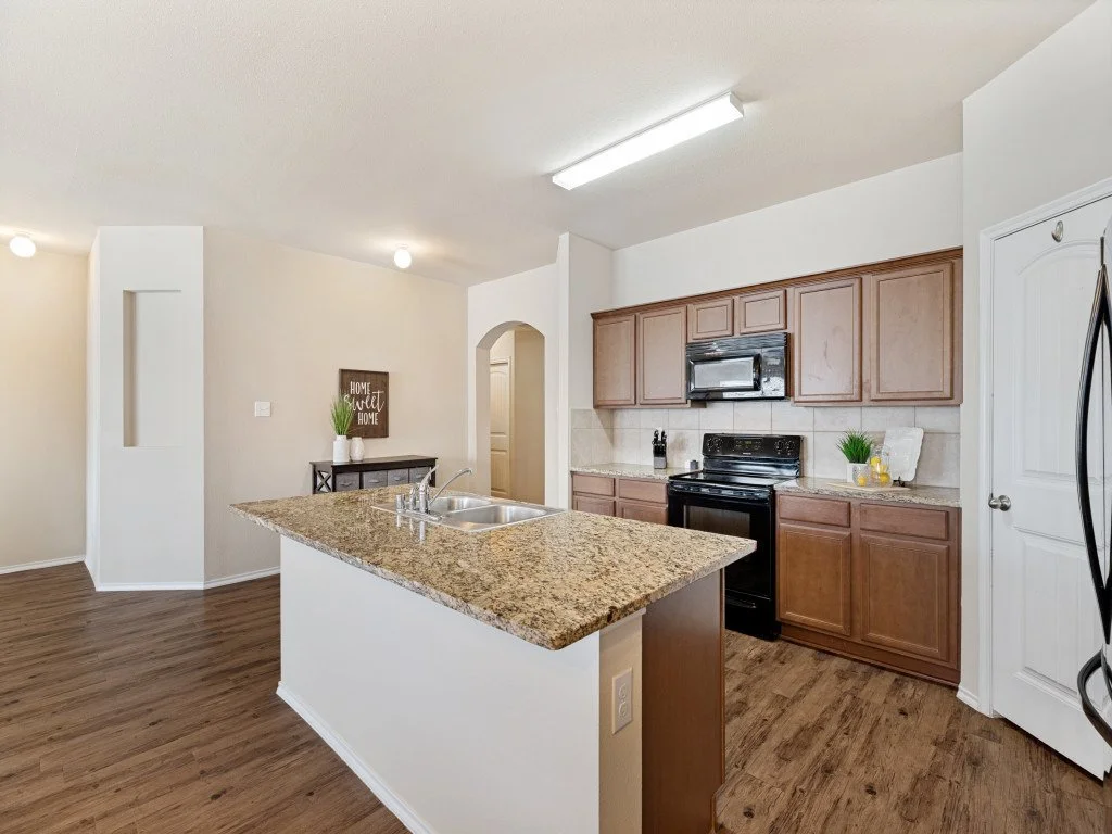 2104-shady-glen-trl-princeton-tx-75407-MLS-8.jpg