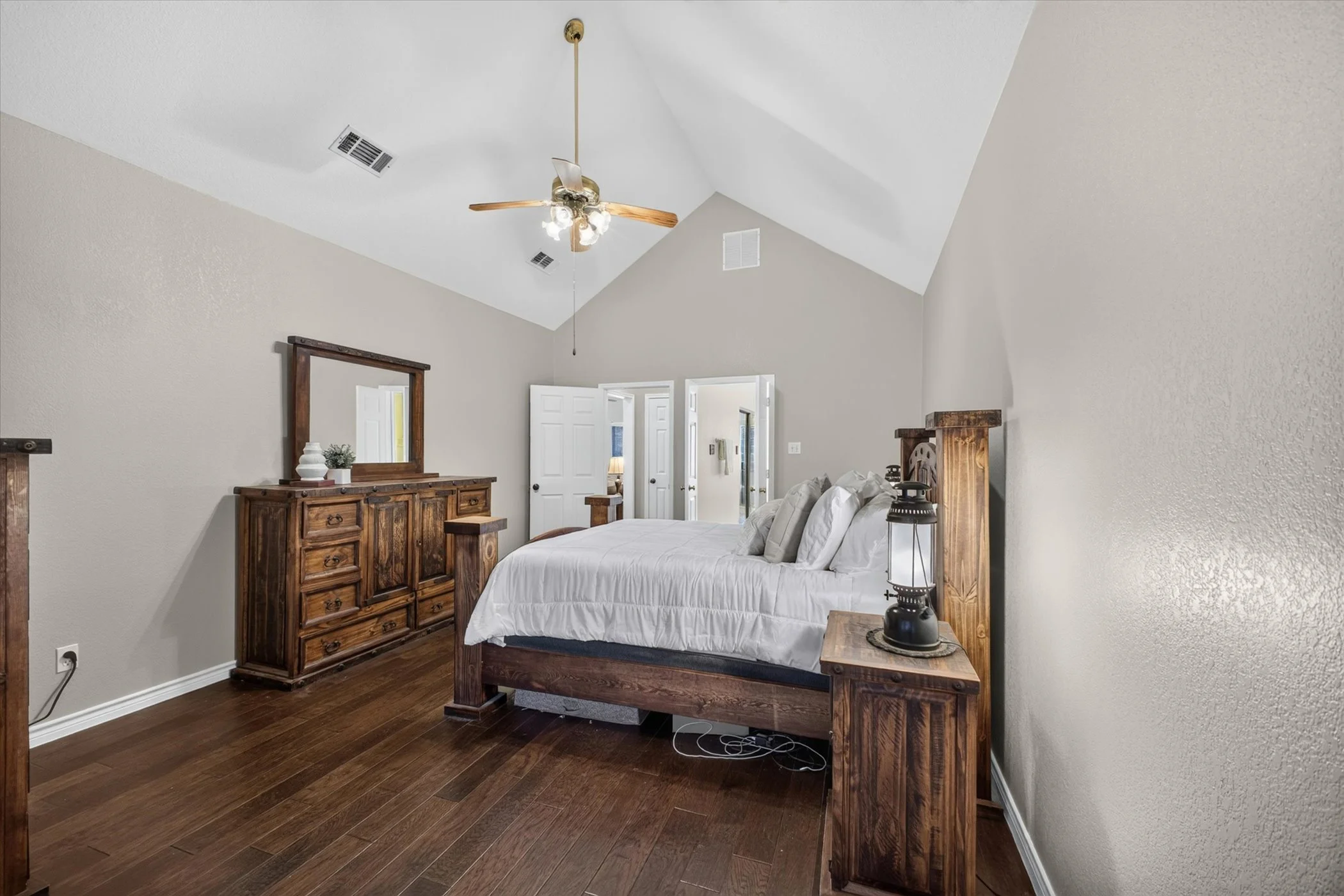25-1604-Willow-Ln-Windowstill.jpg