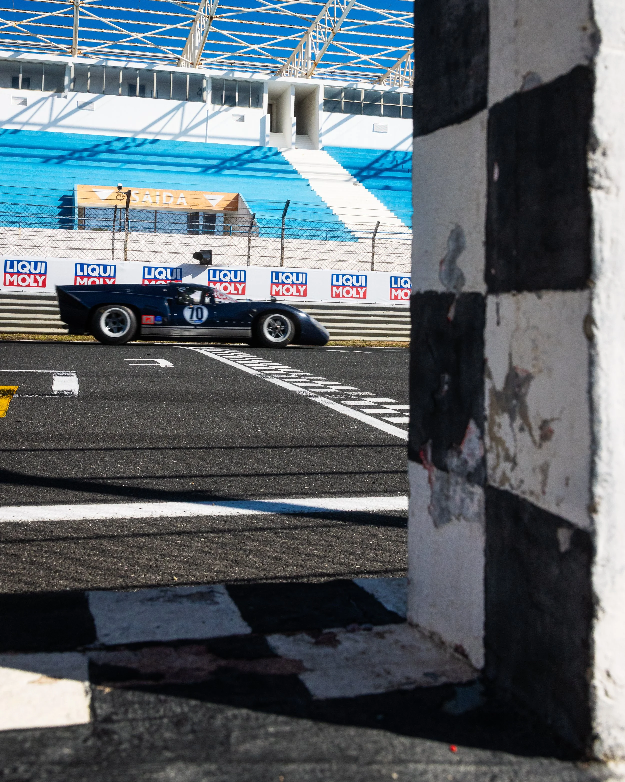 Race-6ab19f65001e6aa8b30f.jpeg