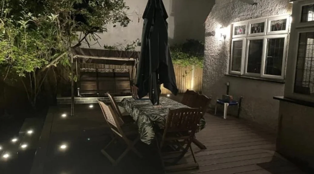 London house garden decking 4.jpg