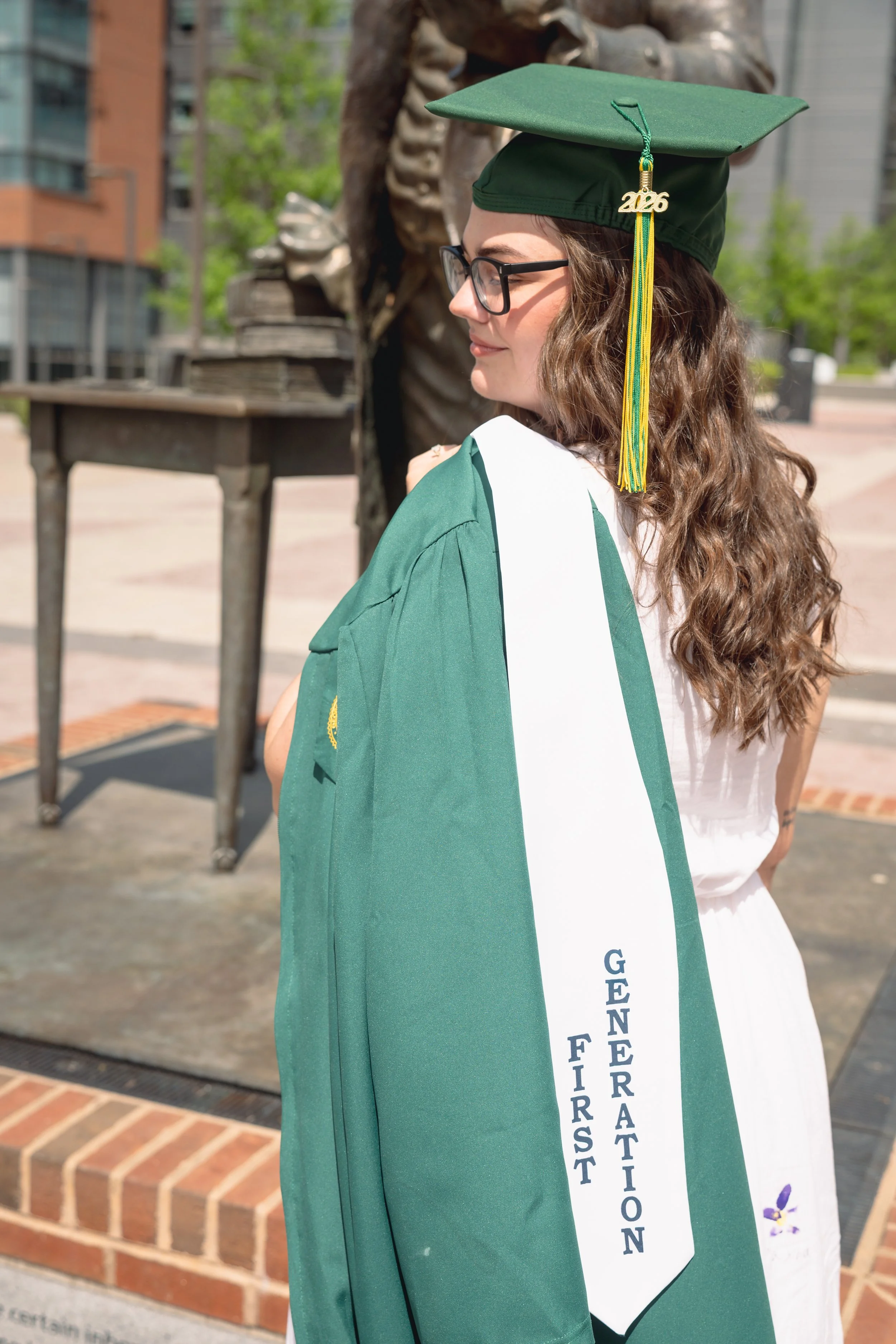 Client 110_Danielle Binns_Graduate Session-17.jpg