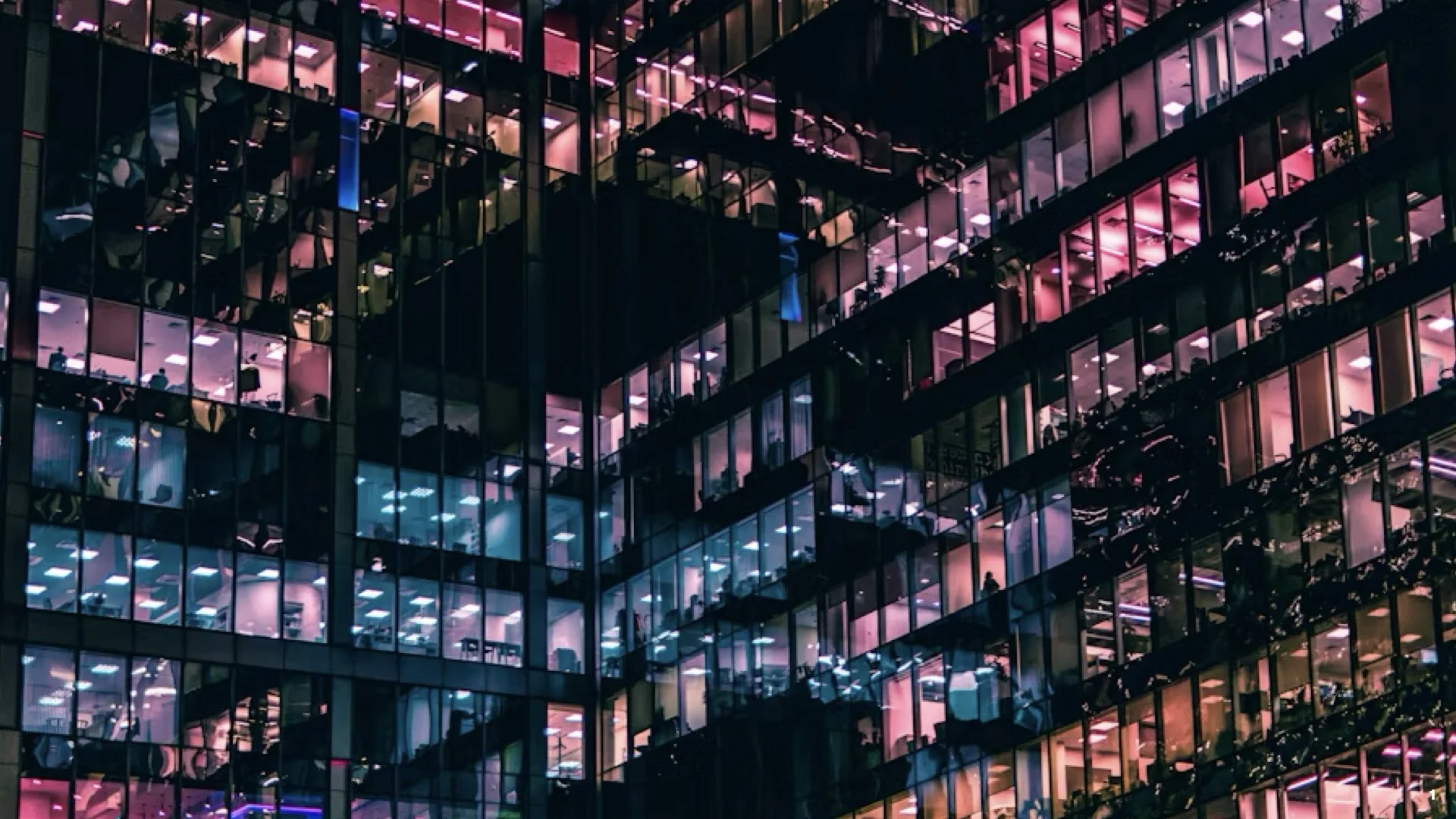 IT and Business Alignment Is Not Enough. Why Financial Services Firms Need Convergence to Win.