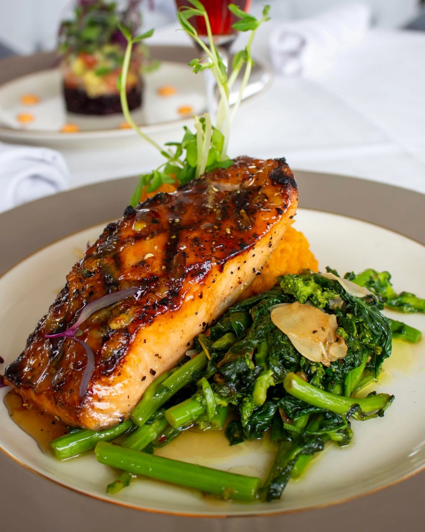 Easter, elevated.

Enjoy a curated menu served all day, thoughtfully crafted by our chef and designed for a seamless, memorable dining experience.

Celebrate with us at Lamberti&rsquo;s.
Reservations are now open.

SALMON FILLET &bull; Honey and fres