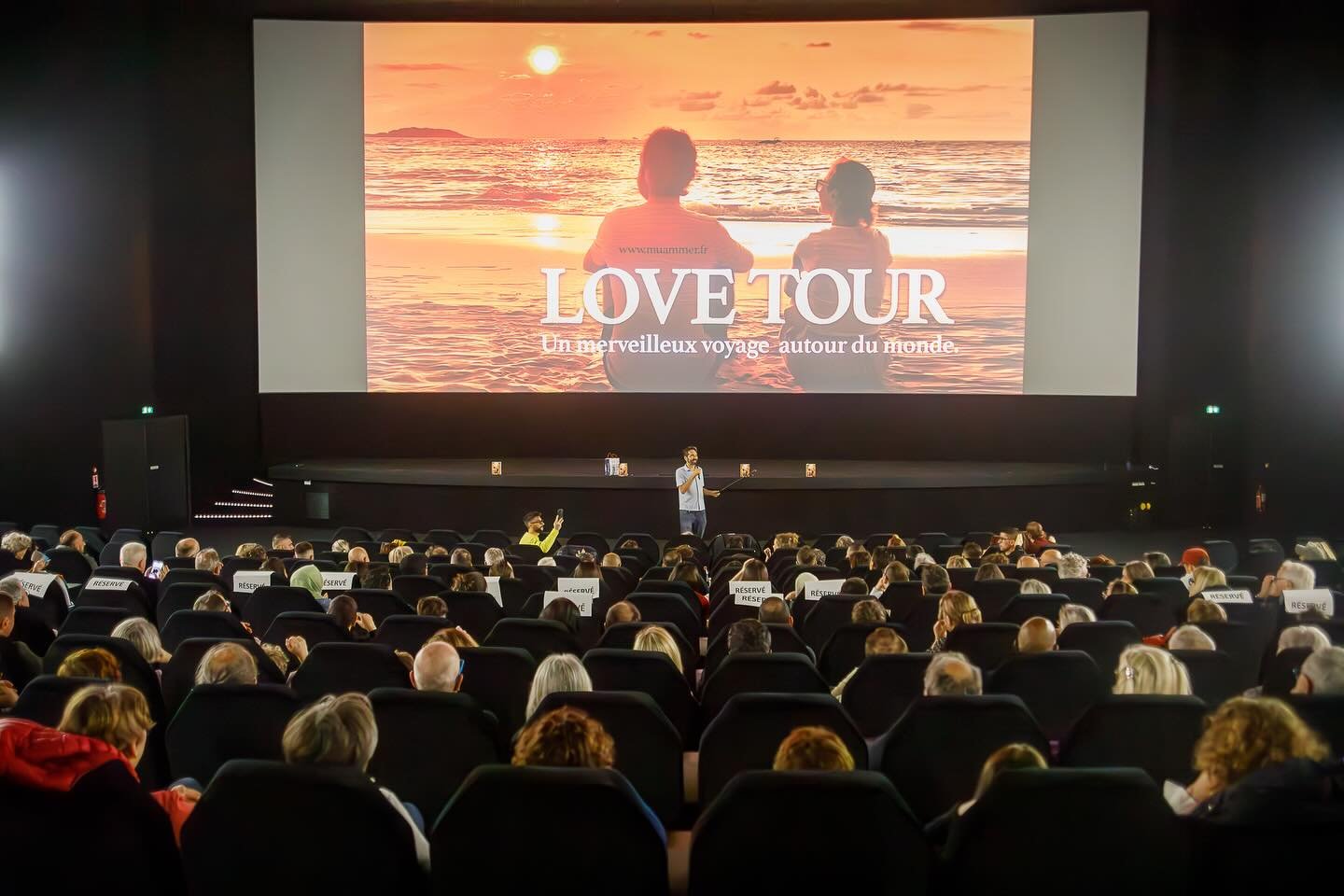 Encore une grande soir&eacute;e !!!
320 R&Eacute;SERVATIONS &amp; UNE BELLE &Eacute;NERGIE !

AVANT PREMI&Egrave;RE DU NOUVEAU FILM,  LOVE TOUR ! 
Quelle joie de partager avec vous cette nouvelle aventure au cin&eacute;ma&hellip; cette fois, ce n&rsq