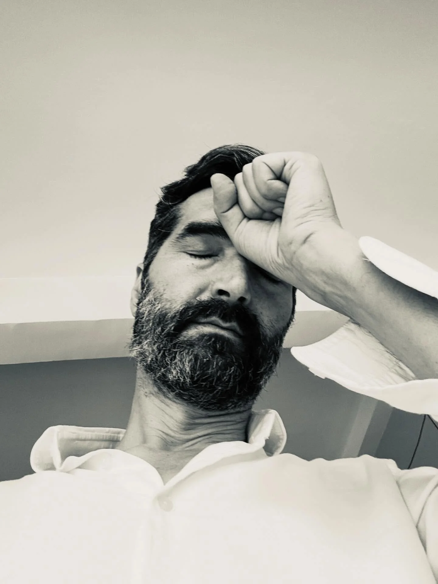 Bloqu&eacute; au B&eacute;nin.

On avait fait une demande de visa cens&eacute;e arriver en cinq jours. Il devait arriver hier&hellip; mais rien. Silence total. Pas de mail, pas de r&eacute;ponse. Une attente interminable, &agrave; rafra&icirc;chir ma