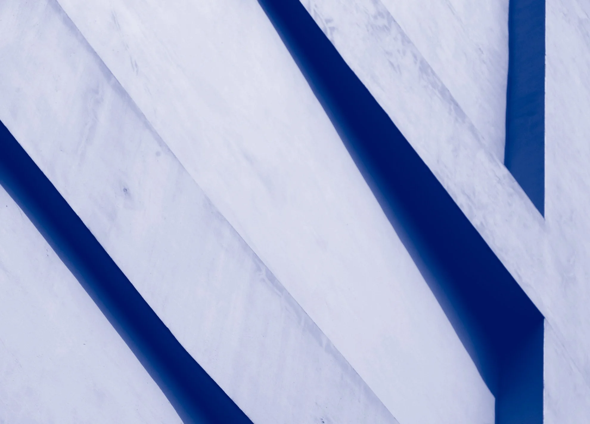 Early Bird 27 de abril - Negociaciones en Medio Oriente, retiran investigación en contra de Powell, datos económicos y más