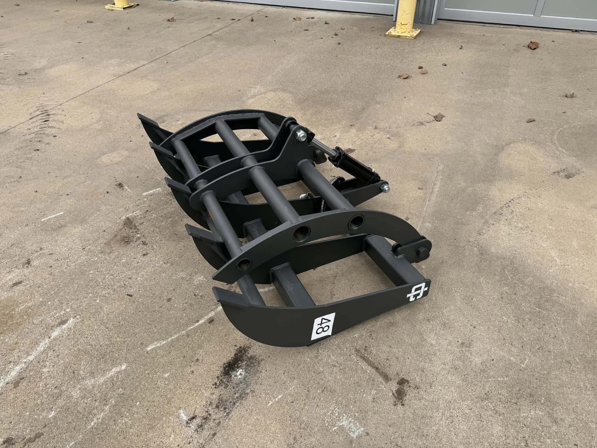 Ironcraft CTGR48 - 48" Single Cylinder Grapple (Skid Steer Mount)