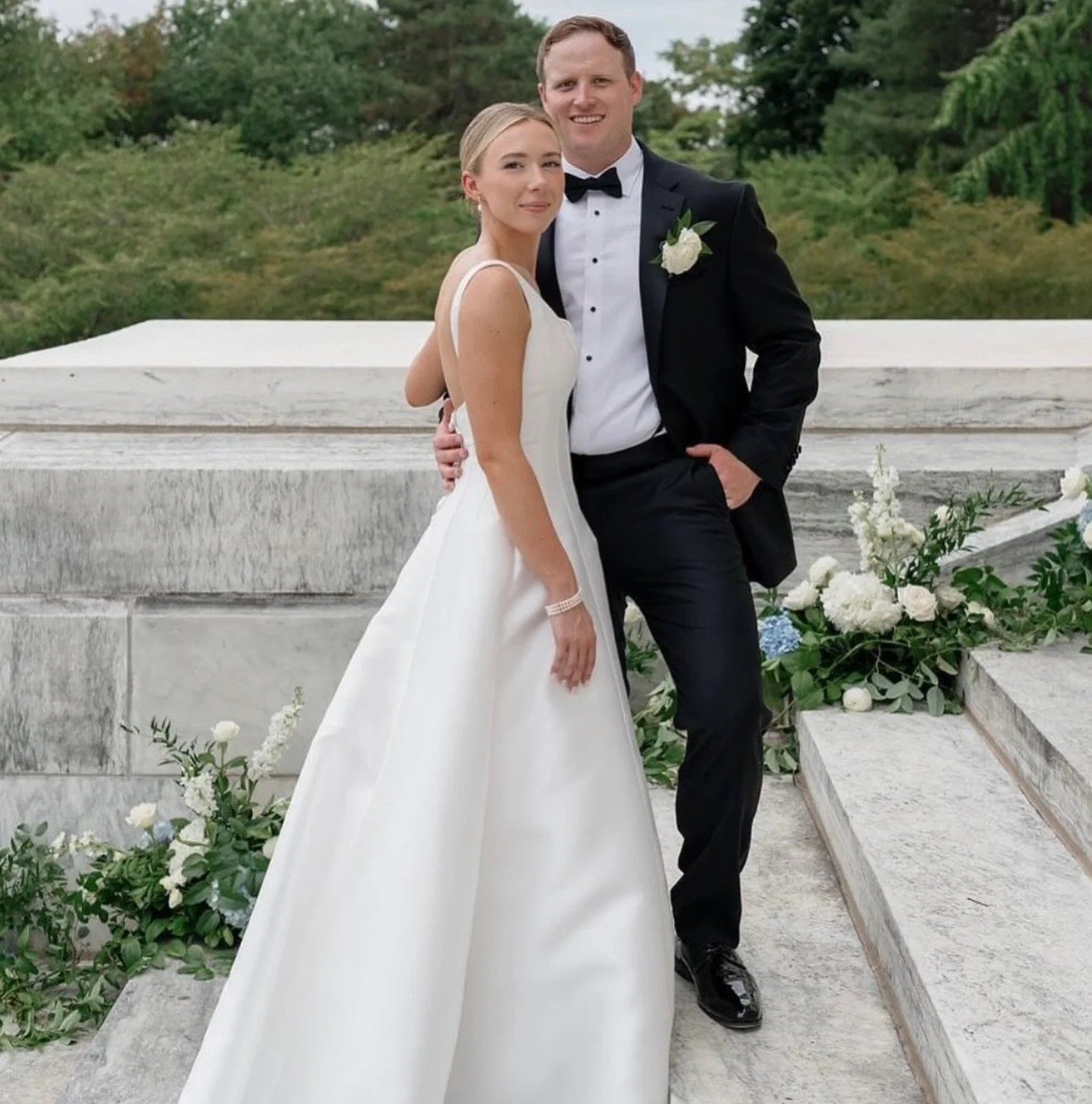 Been sitting on these for a MINUTE, but timeless glam never goes out of style✨  @meghanzuch  you were a dream bride &amp; thank you for letting me be part of your special day 🤍