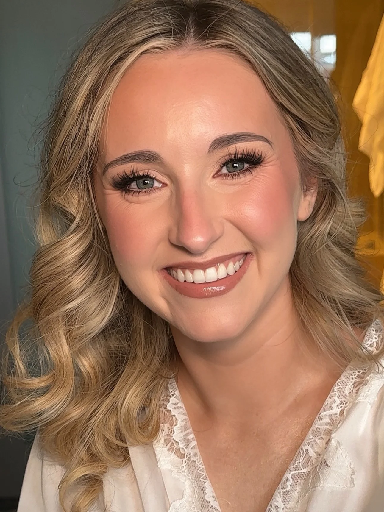 Happy wedding day to my gorgeous girl!
Erin&rsquo;s wants were romantic and whimsy with glow ✨ she requested to do her own brows &amp; I want to share that I know brows are deeply personal for each person. Don&rsquo;t be afraid to tell me if you want