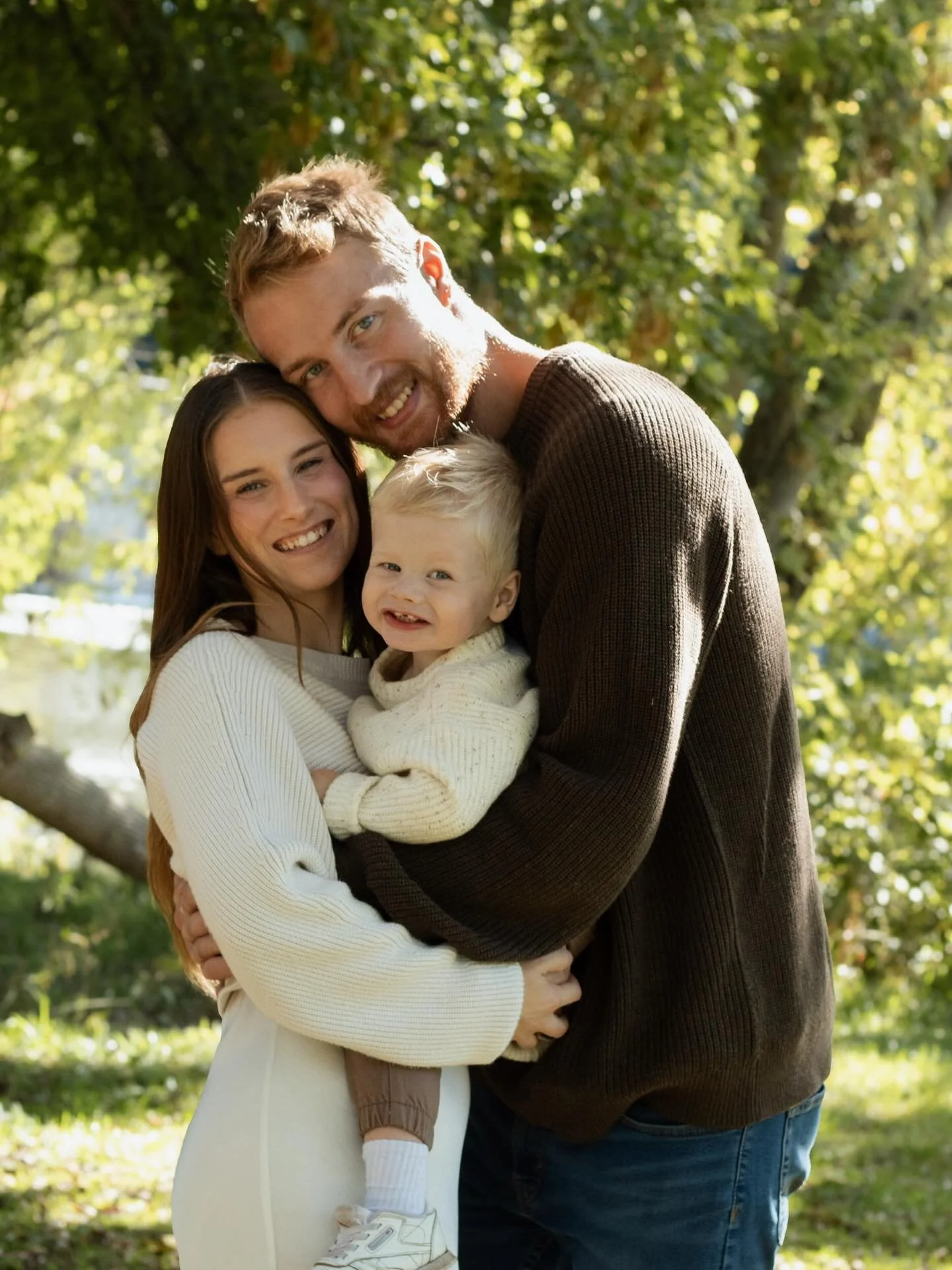 Happy family day from my family to yours! ☺️ I hope you all enjoy spending time with your loved ones a little extra today 💌