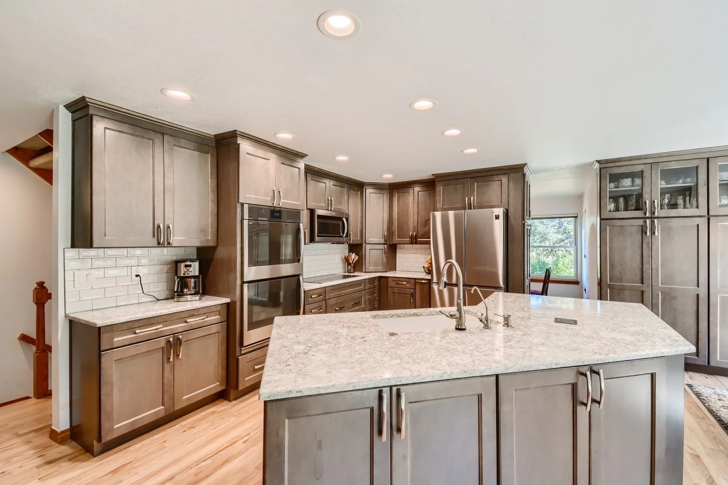 9 White Alder Littleton CO - Web Quality - 003 - 04 Kitchen.jpg