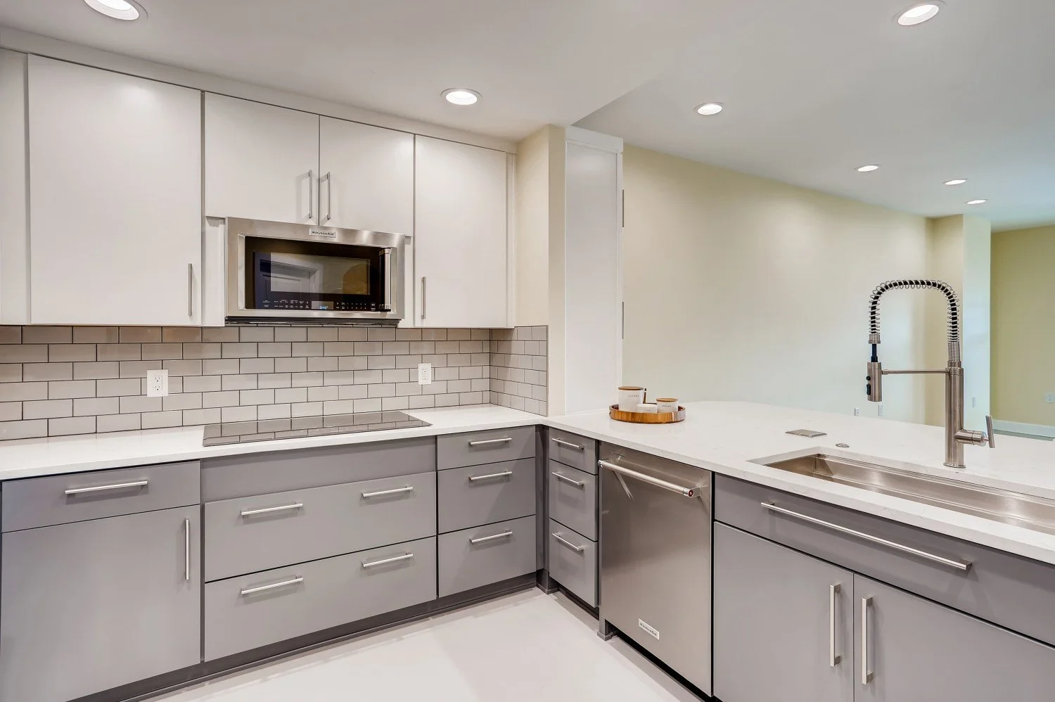 975 N Lincoln St Unit 6A-N Denver CO - Web Quality - 005 - 05 Kitchen.jpg