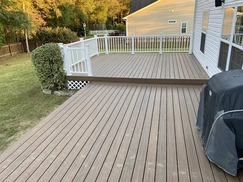 04-finished-deck-and-railing.jpeg