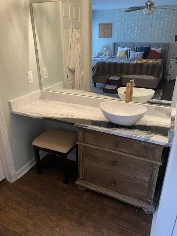 06-finished-bathroom-vanity.jpeg