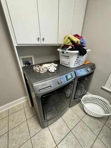 06-laundry-room-appliances-and-cabinetry.jpeg
