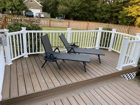 03-finished-deck-seating-area.jpeg