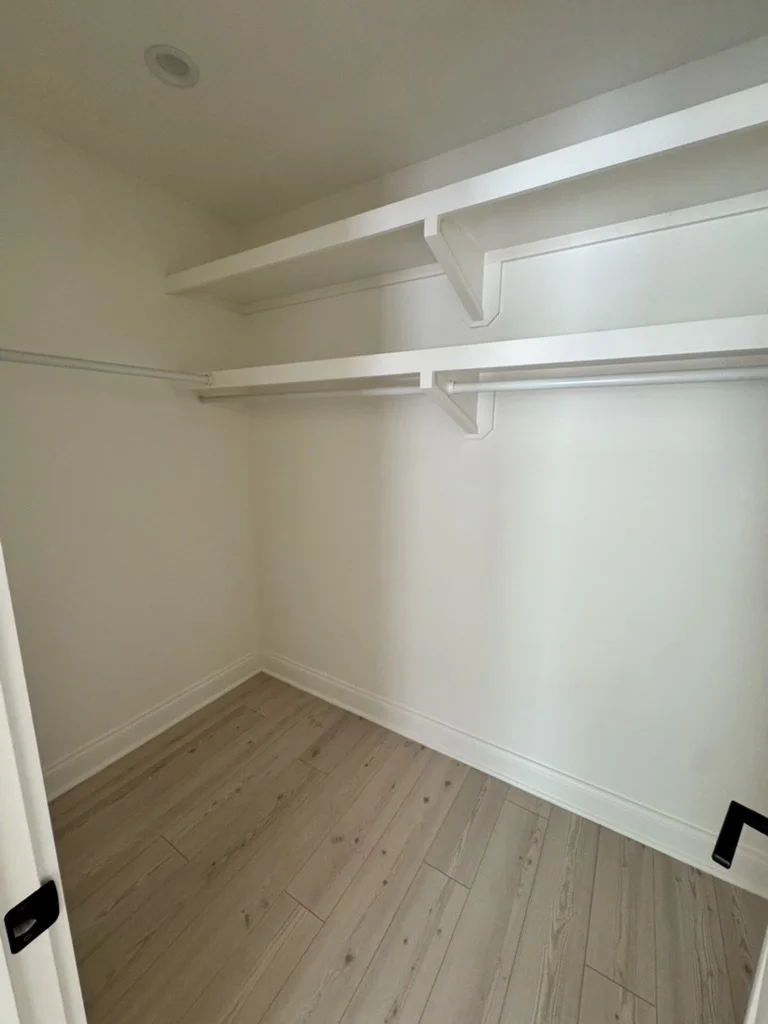 09-finished-closet.jpeg