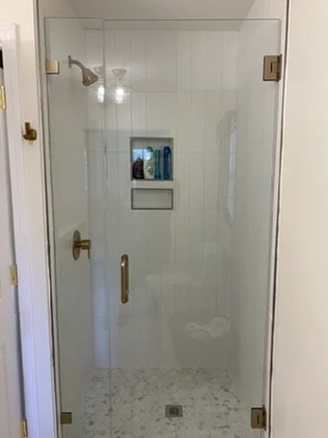 18-finished-glass-shower-detail.jpeg