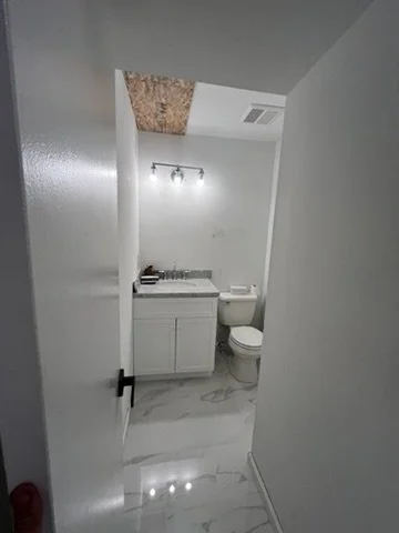 07-bathroom-2-overview.jpeg