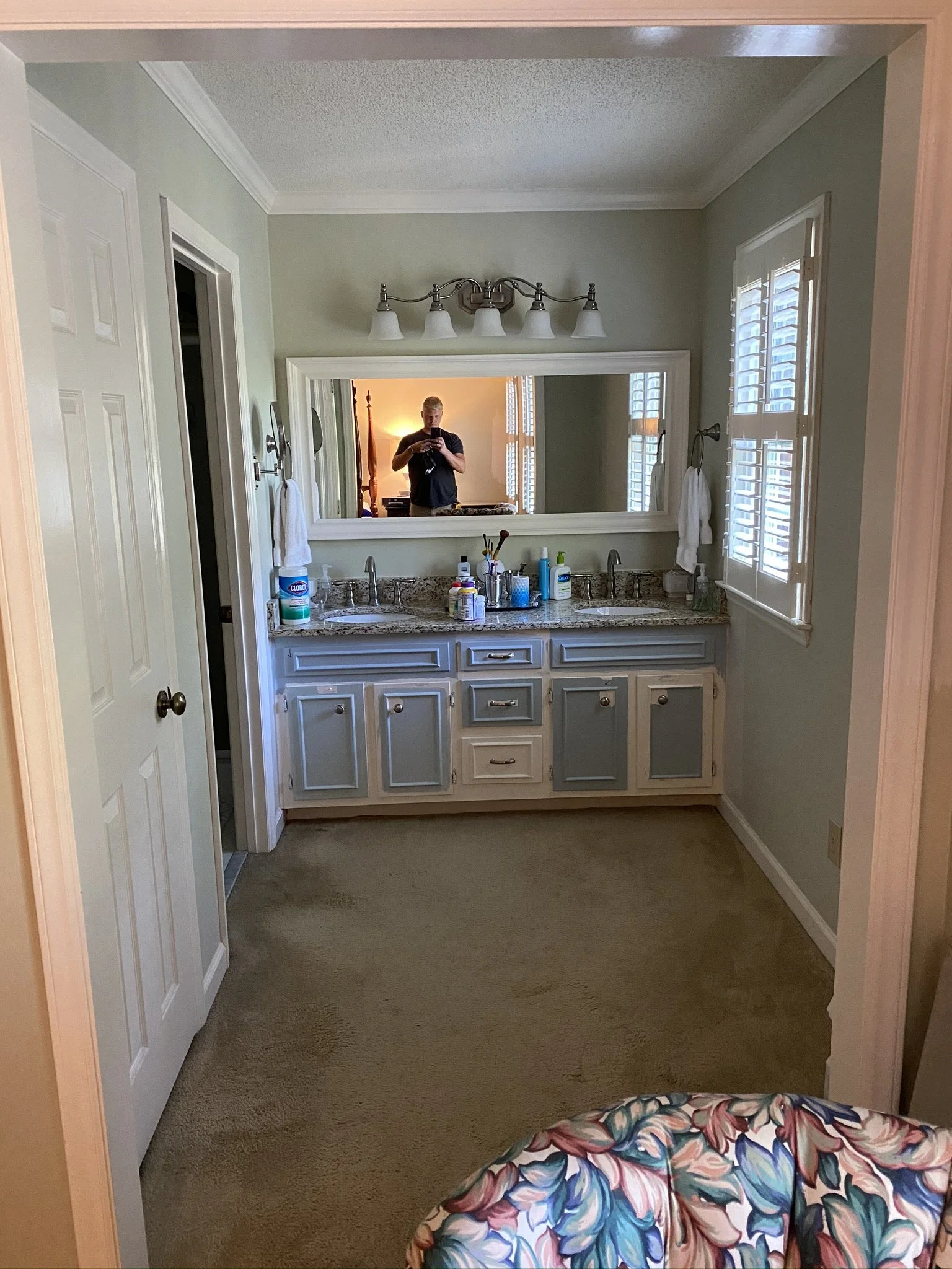 04-before-bathroom-and-toilet.jpeg