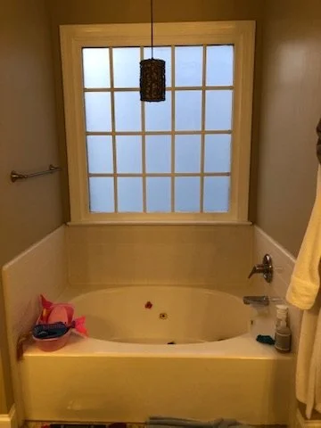 02-before-bathtub-and-window.jpeg