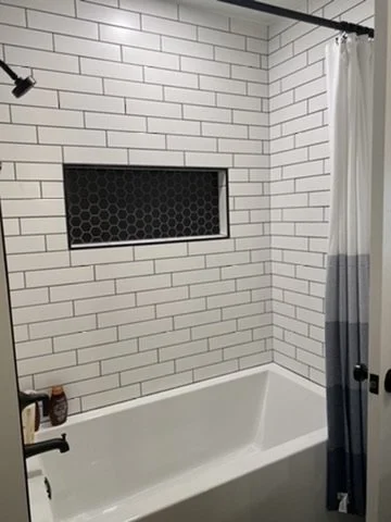 03-finished-tub-surround-and-recessed-niche.jpeg