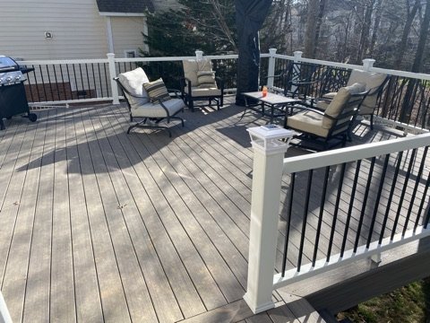 01-finished-deck-wide-view.jpeg
