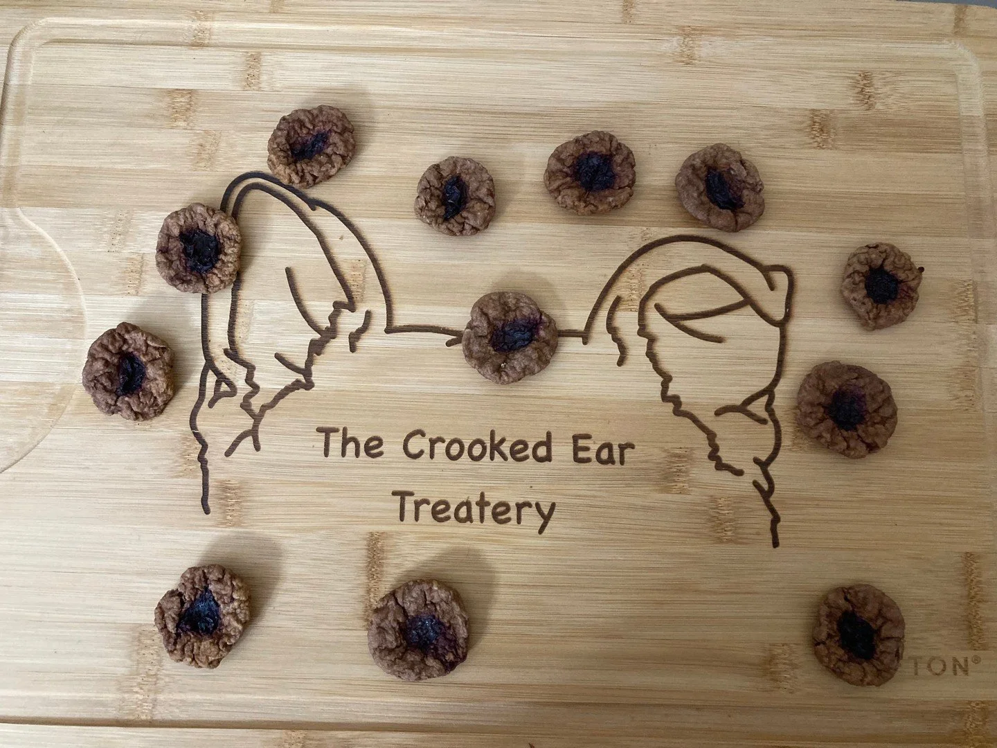 ✨ Vendor Spotlight: Shameka Pollard | The Crooked Ear Treatery ✨⁠
⁠
Shameka&rsquo;s journey started with her dog, Franklin.⁠
⁠
After he was diagnosed with lymphoma, she began learning everything she could about canine nutrition. What started as makin