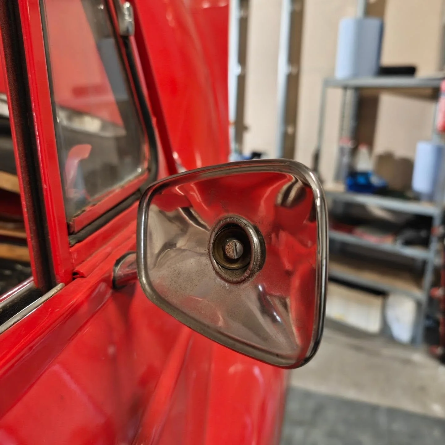 ✅ Kein Spiegel - kleines Problem 

❌ Keine Lagerschale - gro&szlig;es Problem 

Also lieber vor der Ausfahrt nochmal nach dem &Ouml;l gucken 😉

Diese und weitere top Geheim-Tipps nur in der Car-Ambulanz 🔧

#Oldtimer #Oldtimerservice #&Ouml;lwechsel