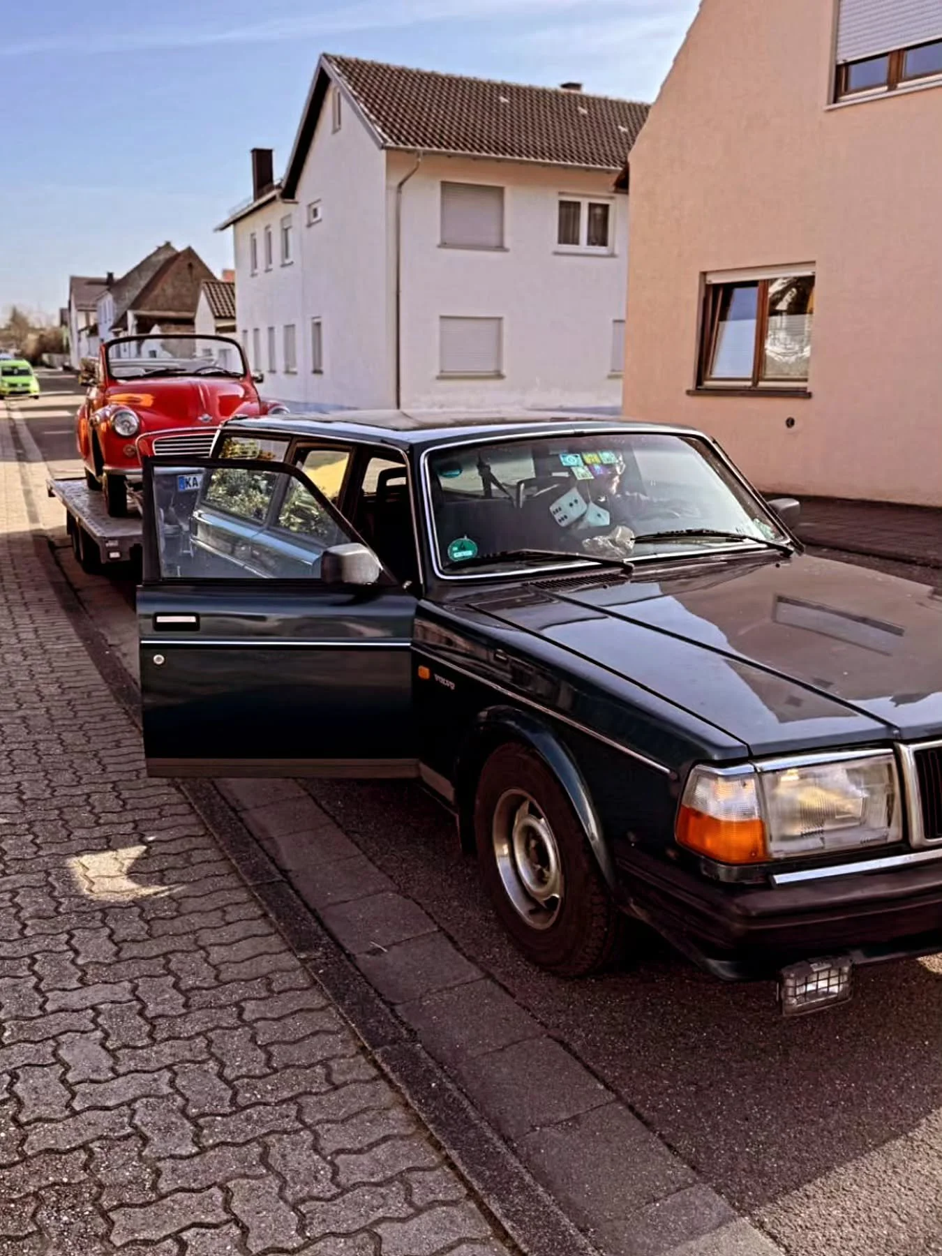 🚑 Car-Ambulanz auf Krankentransport! 🚑

Der Patient weist schwere Symptome auf und wird zur Behandlung in die Ambulanz gebracht.

Zum Gl&uuml;ck ist das Einsatzfahrzeug bereits vor Ort und &uuml;bernimmt den sicheren Transport.
Wir hoffen auf eine 