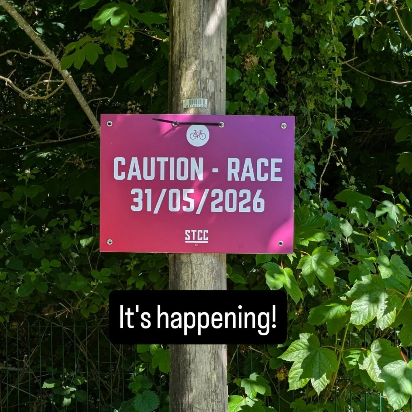 Busy day putting up Advance Notice signs for the Wicklow Classic. We see you all out on your bikes checking the circuit 😎🚴👍 Getting real now! 
Entry open until Friday. If you're not in your can't win! #WicklowClassic #STCC #CyclingWicklow