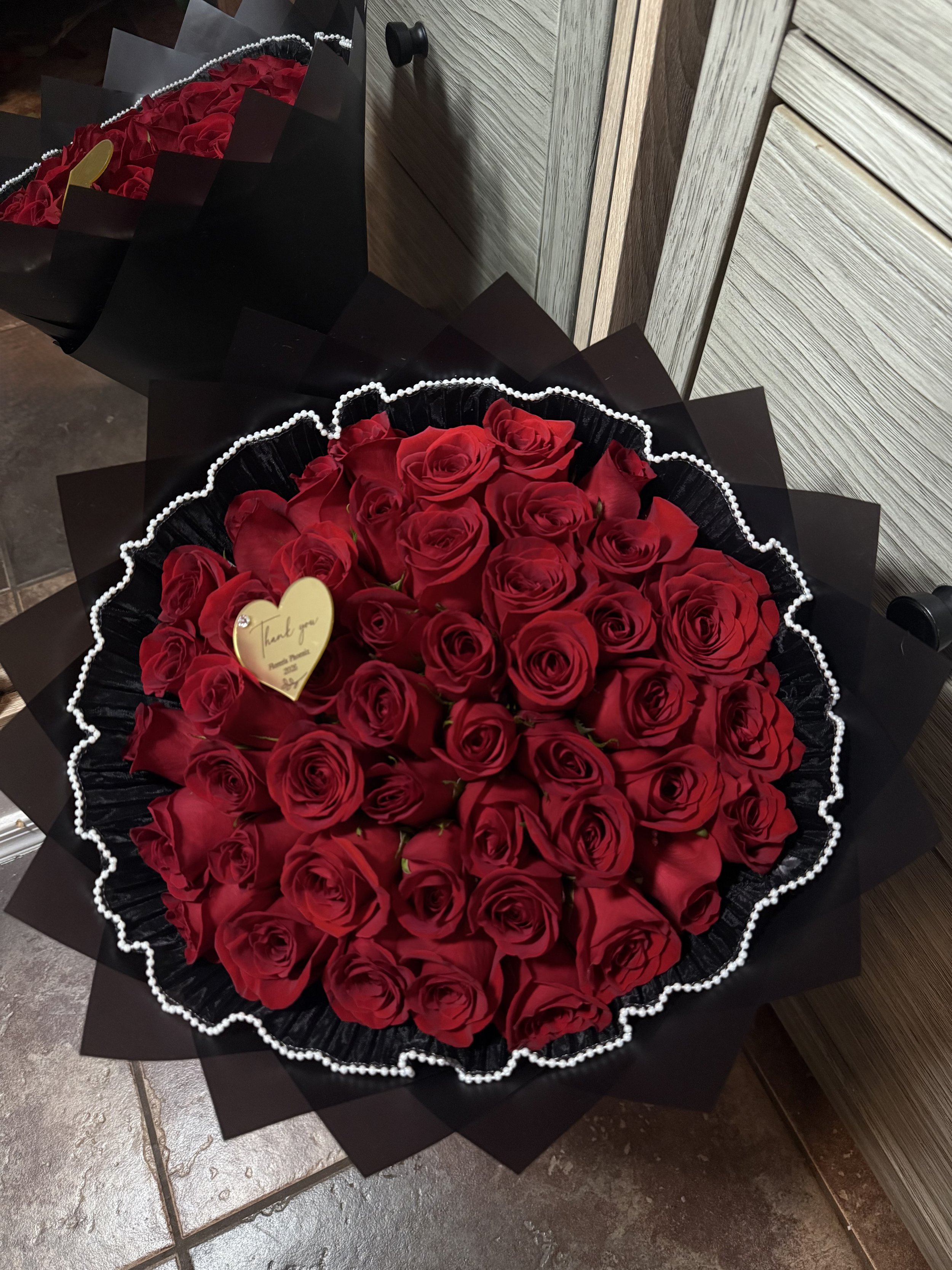 50 Roses and pearl liner