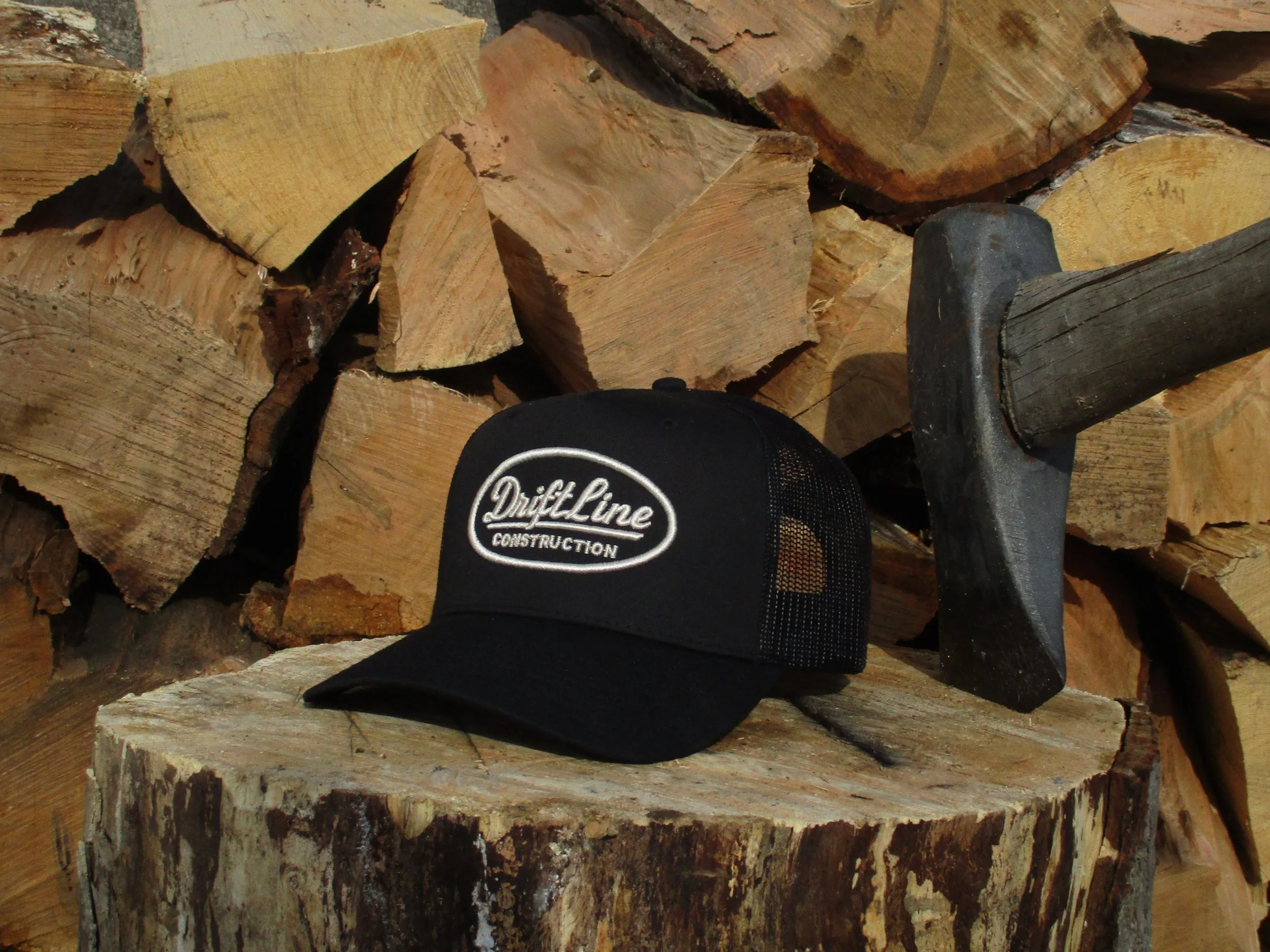 Retro Style - Trucker Hat - Black/Black