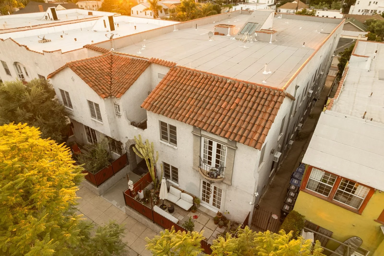 An image of The Float House.