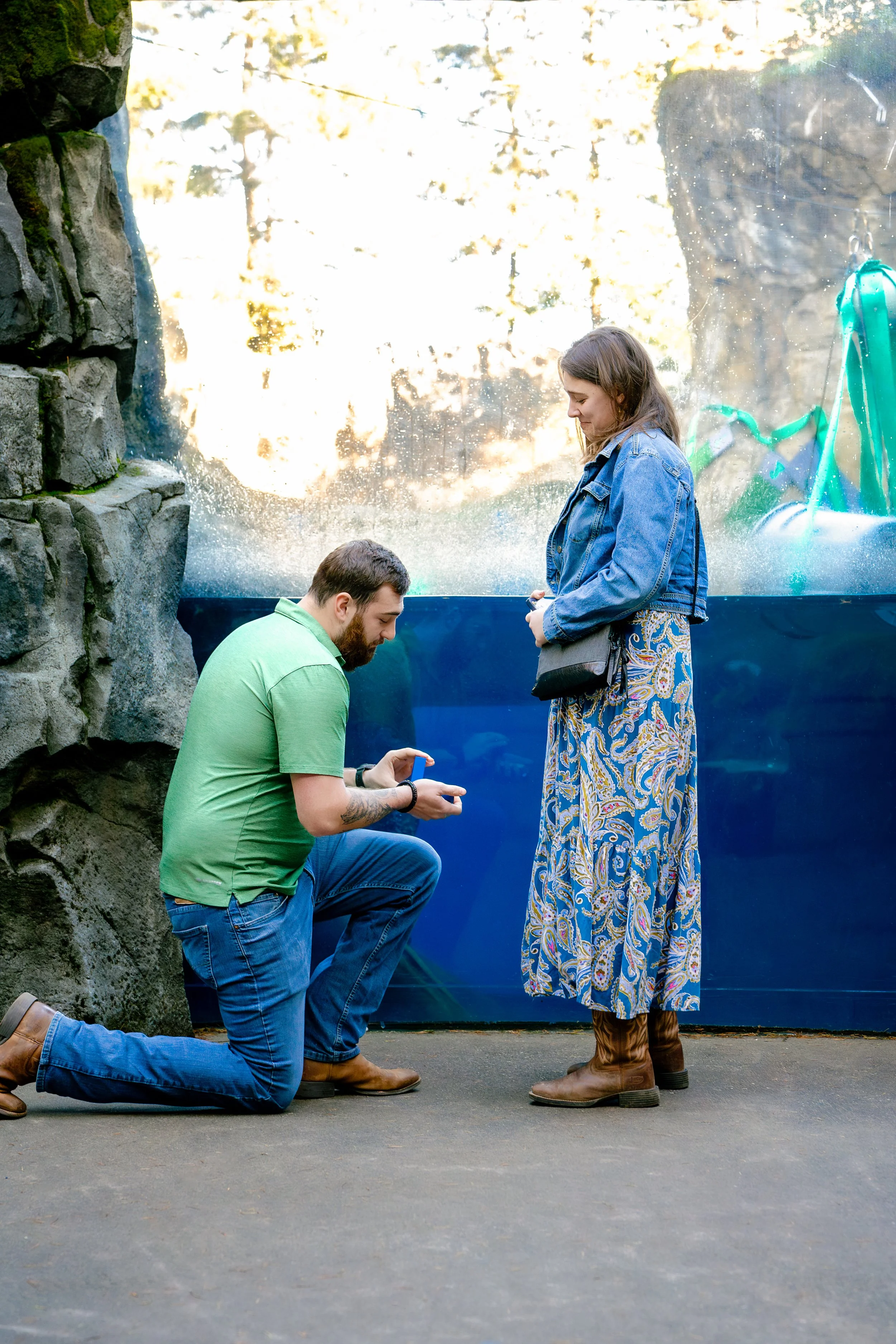 121325-joseyandzach-proposal-oregonzoo0697-Edit.jpg