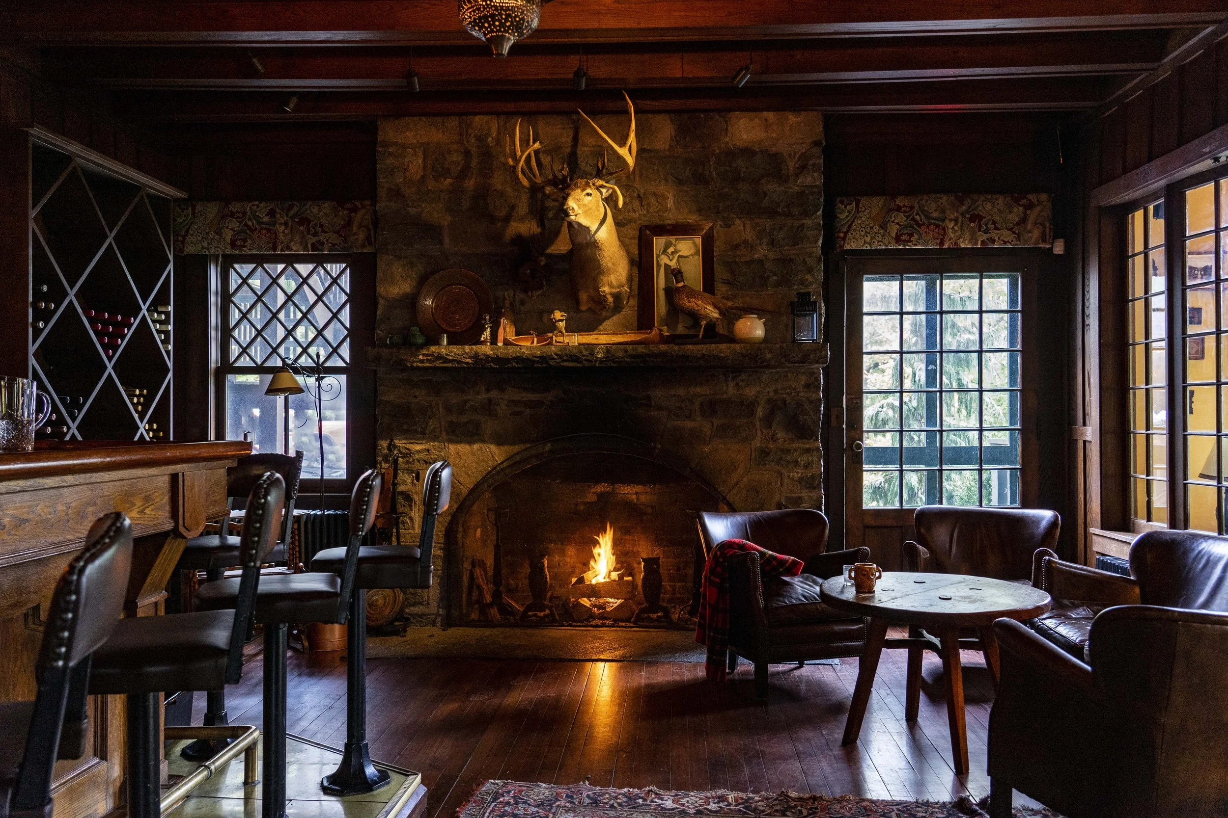 Deer Mountain Inn bar