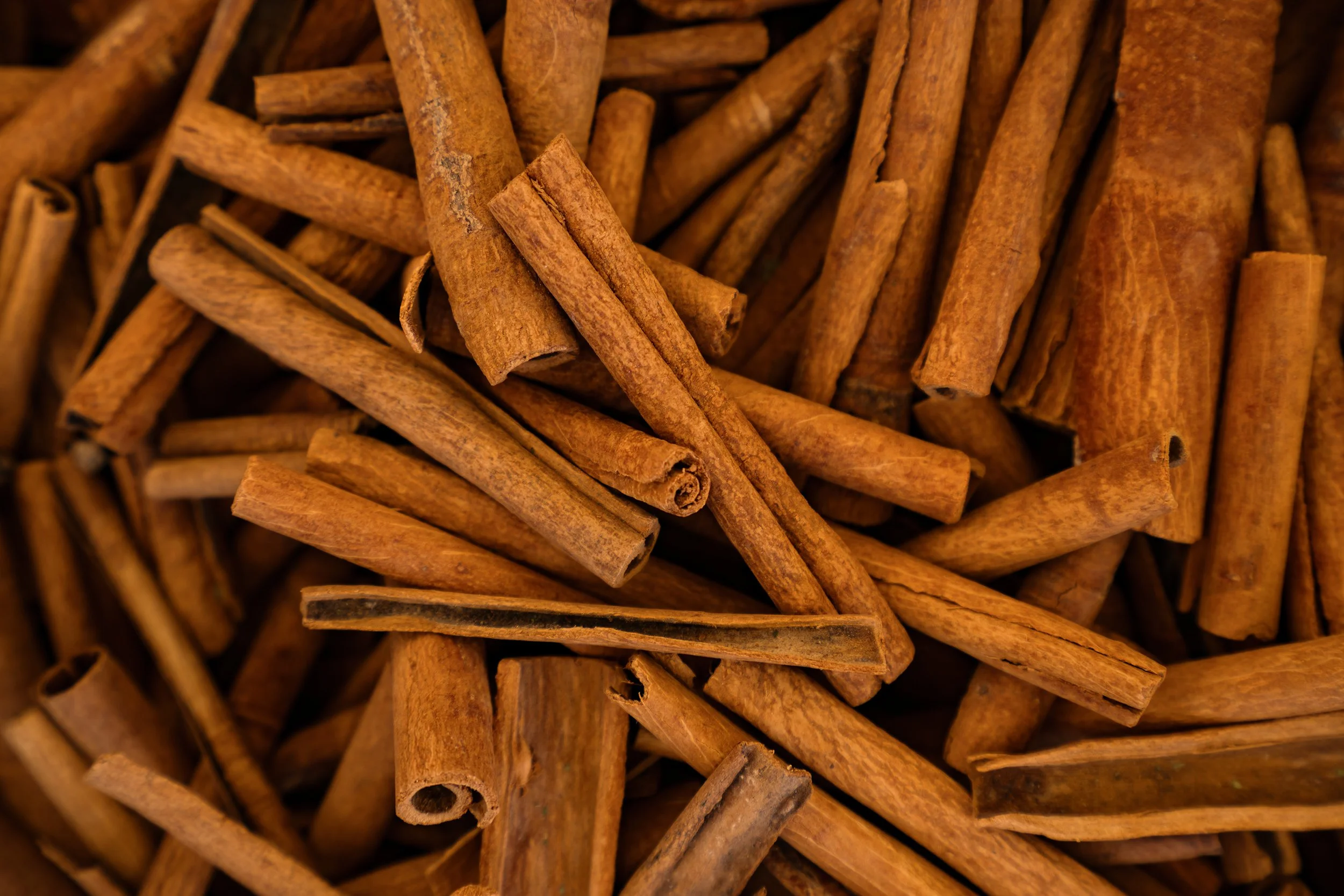 cinnamon-sticks-background.jpg