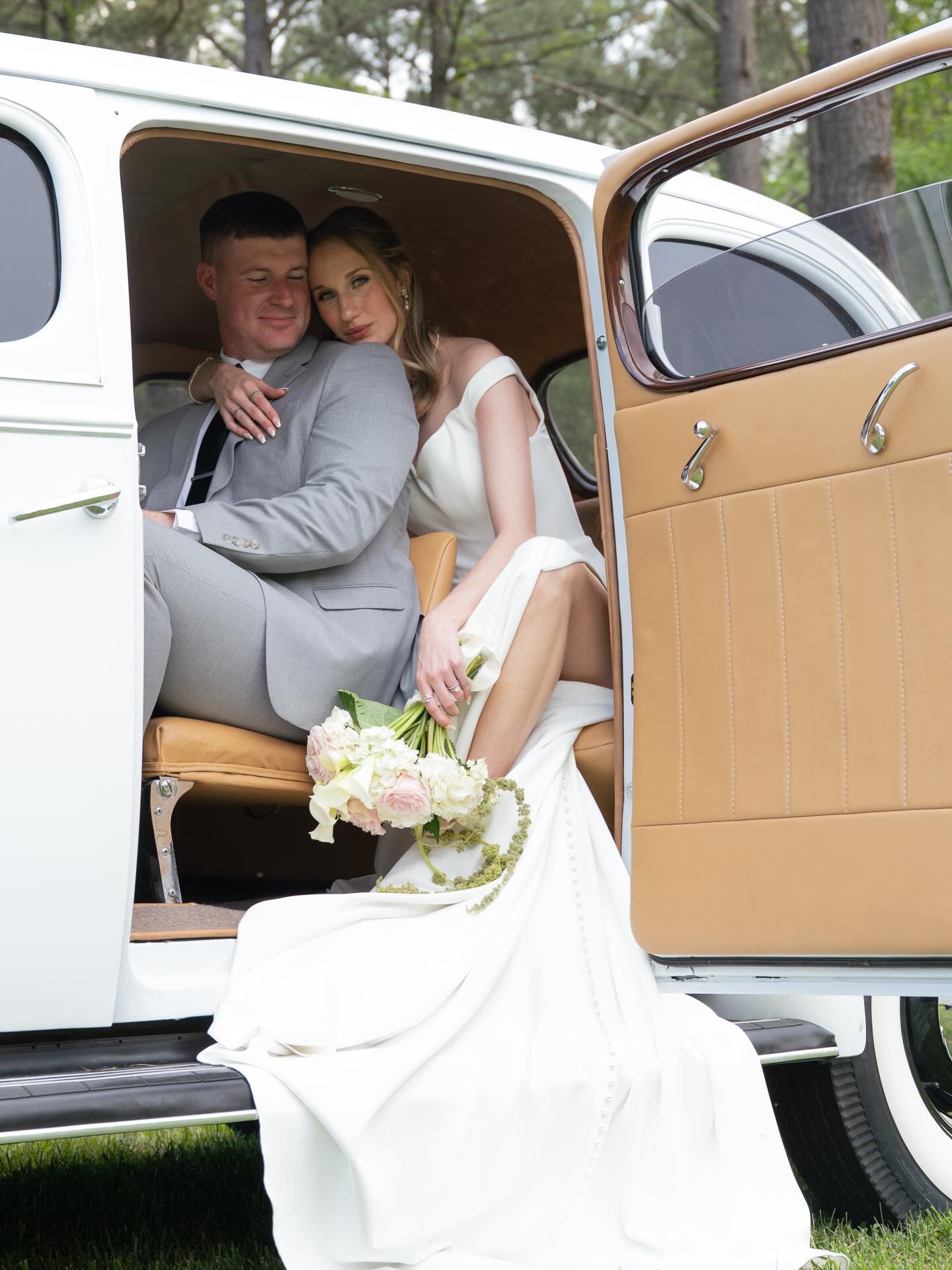 Still dreaming of this perfect vintage car scene with these two 💐

Vendors:
Venue @theivyplace
Planner/Designer/Florist @radiantblissdesigns
Planning/Floral Assist @thenearnessofblooms 
Host Photographer @soulstory_photography
Hair @hairbyjamielaure