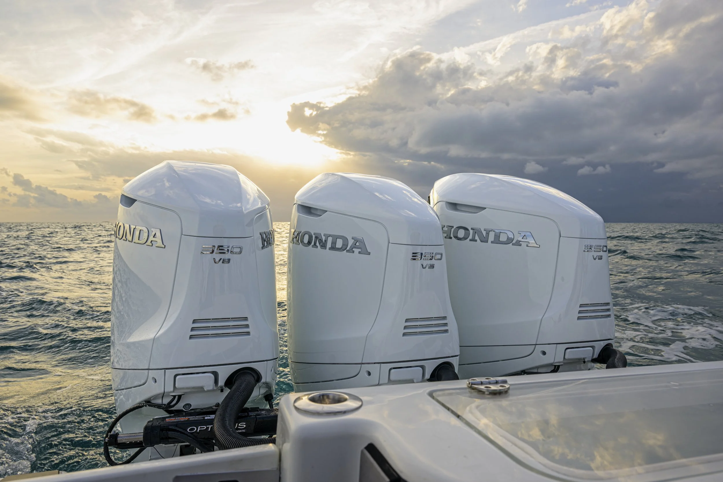 Honda BF350 350HP V8 Outboard Motor - Flagship Model