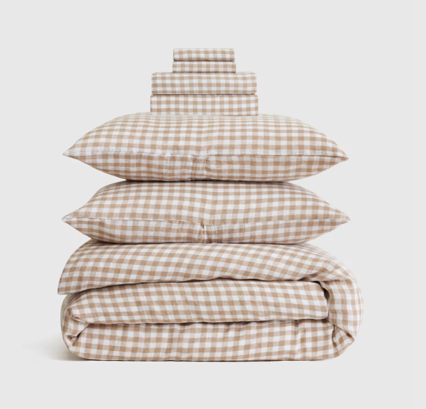 gingham-checkered-bedding-cottage-style.png