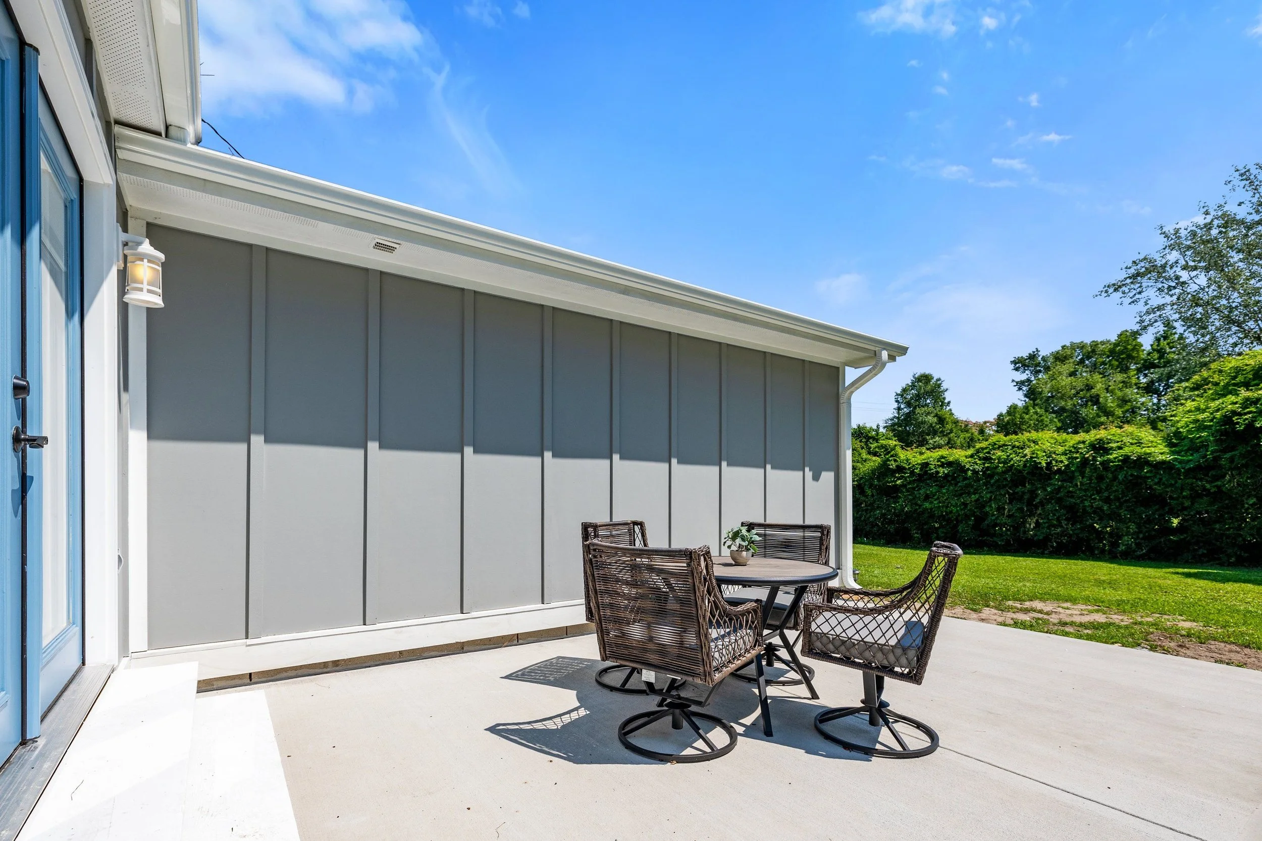 Cypress Drive Short Term Rental Outdoor Seating by Mickler & Co in Wilmington, NC (3).jpg