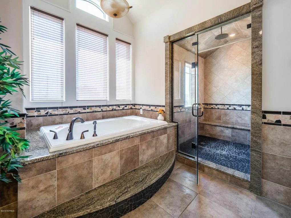 north topsail beach bathroom renovation before image