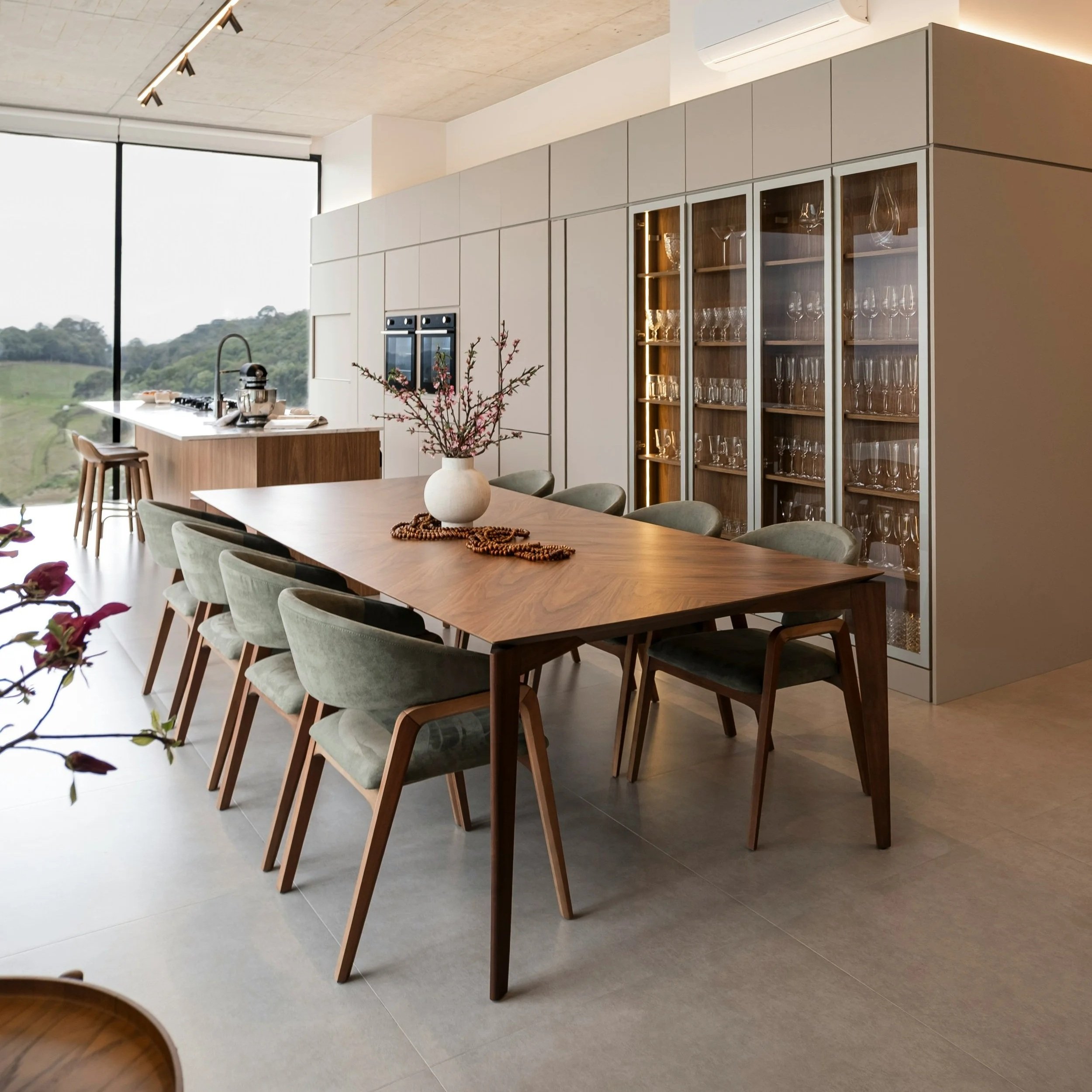 Mid-Century Modern Dining Room Interior Design