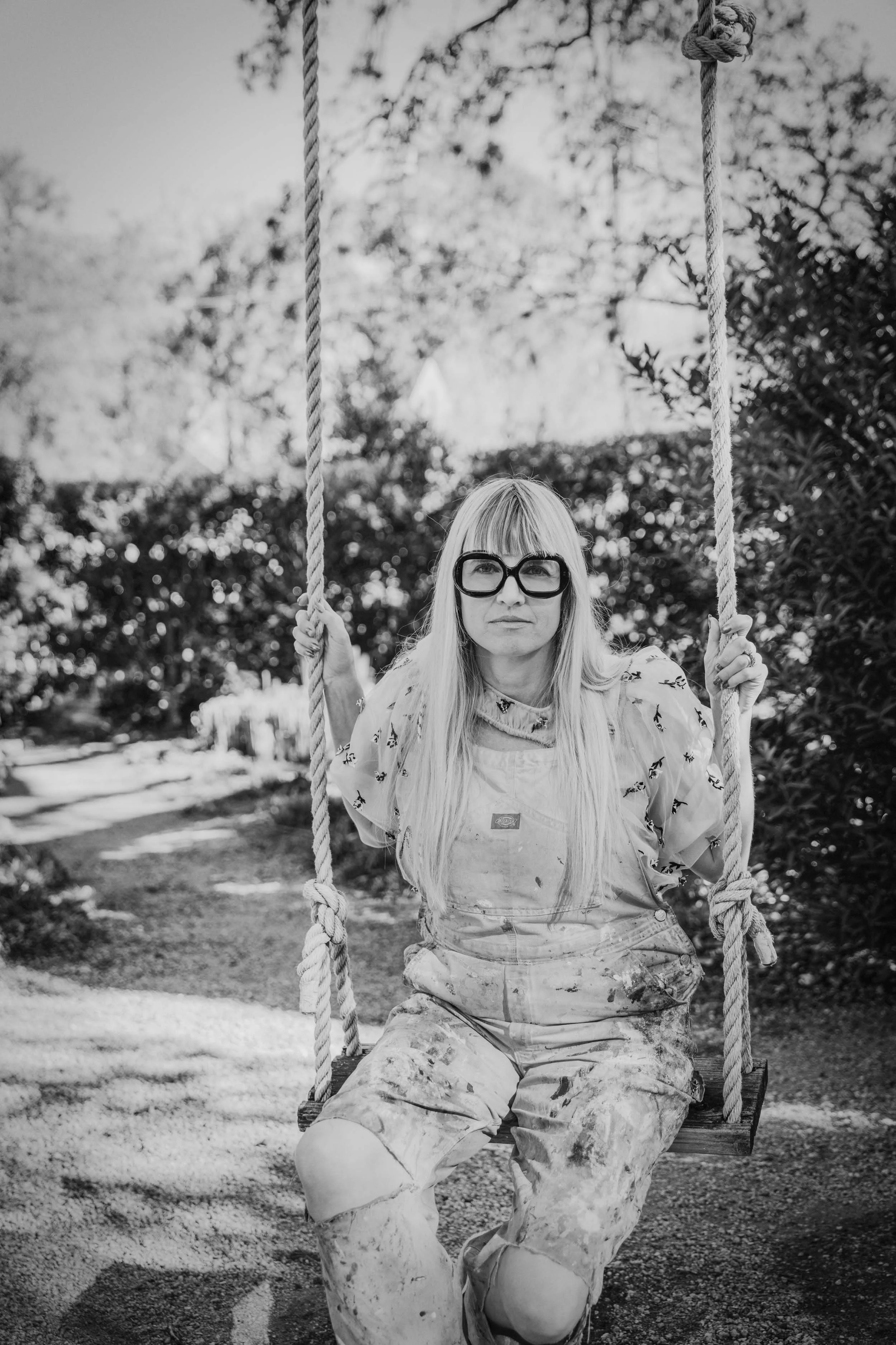 Elizabeth-Chapin-on-Swing-in-Black-and-White.jpg
