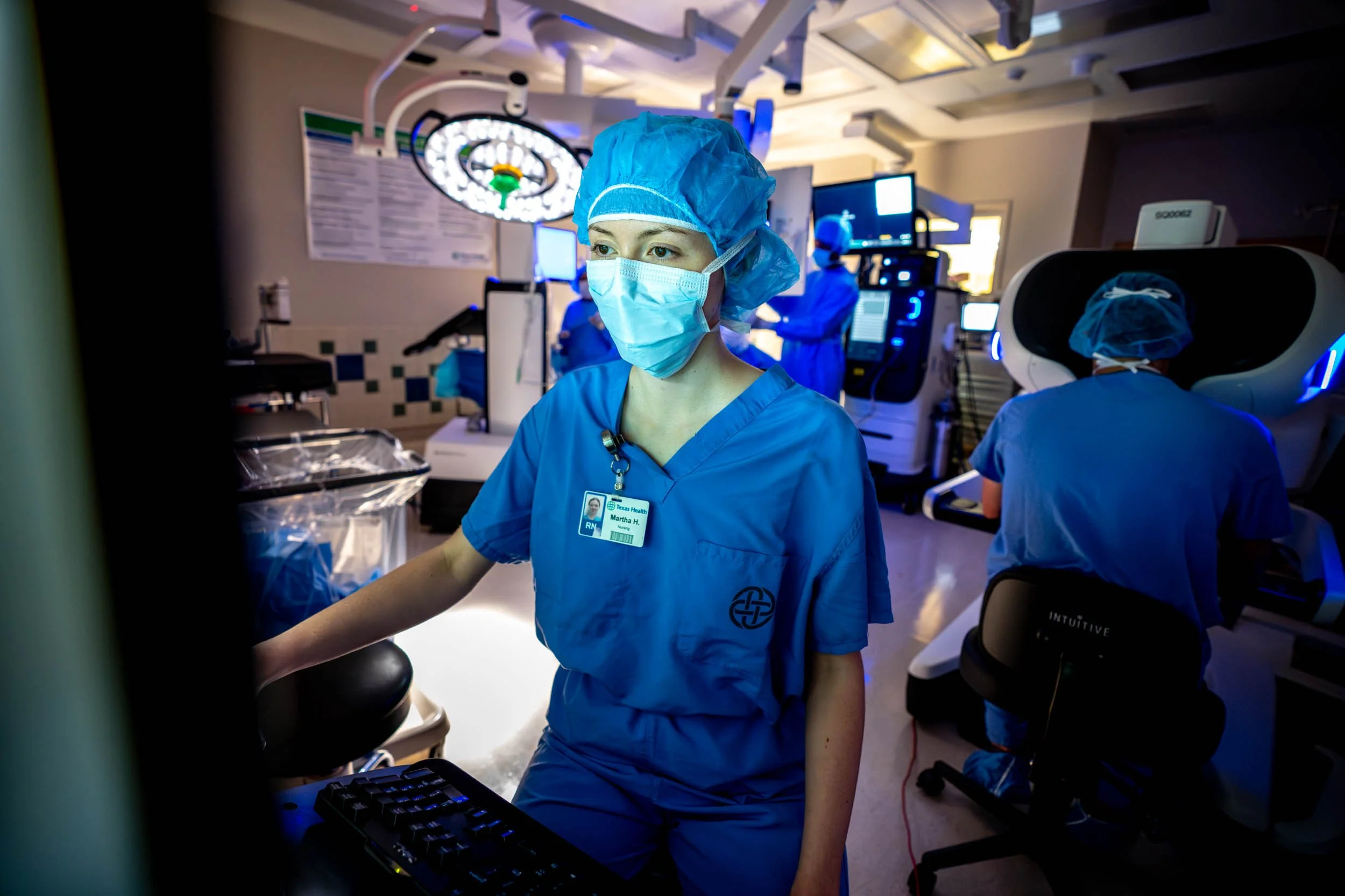 Surgical-Team-in-Operating-Room.jpg