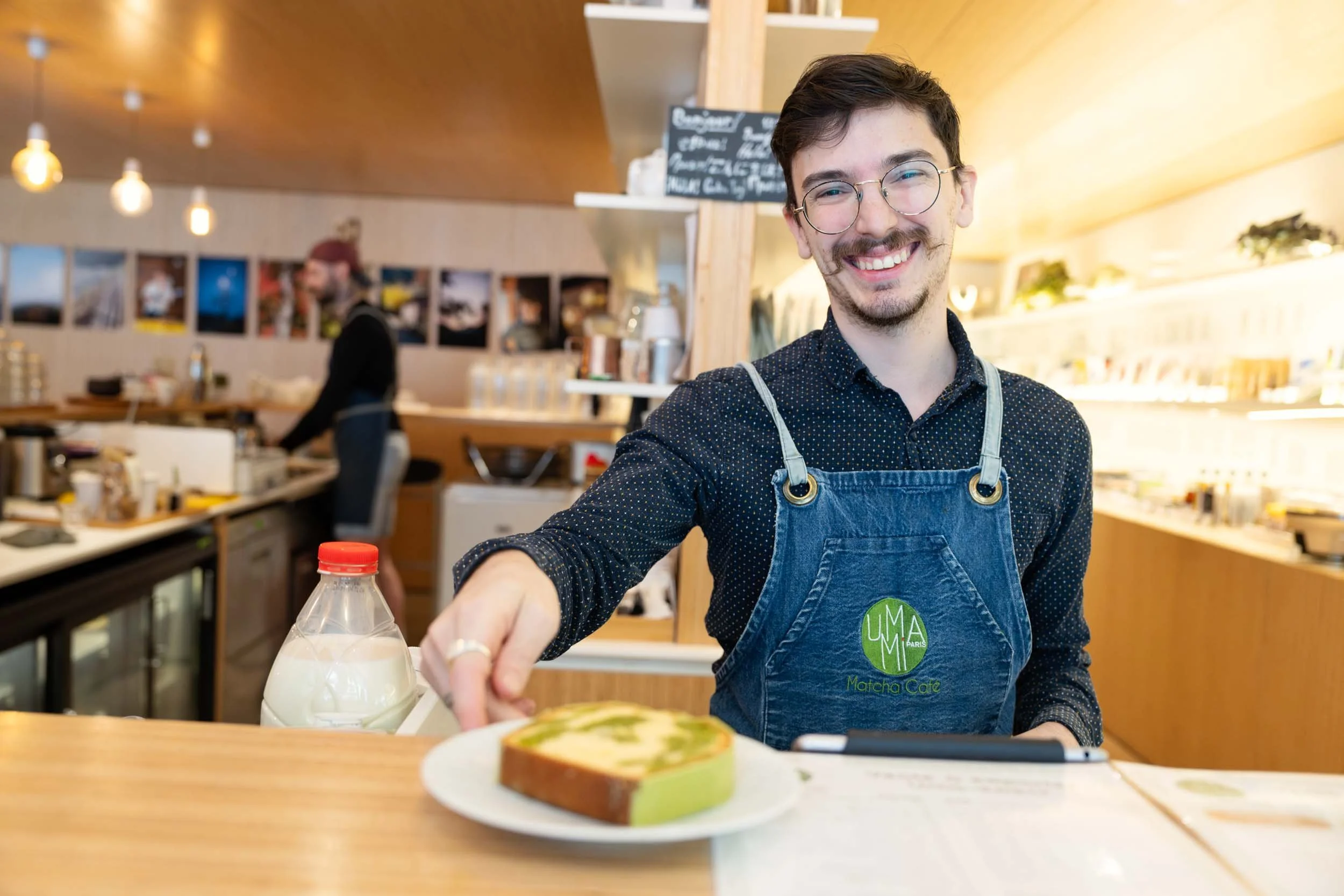 Umami-Matcha-Cafe-Paris-Employee.jpg