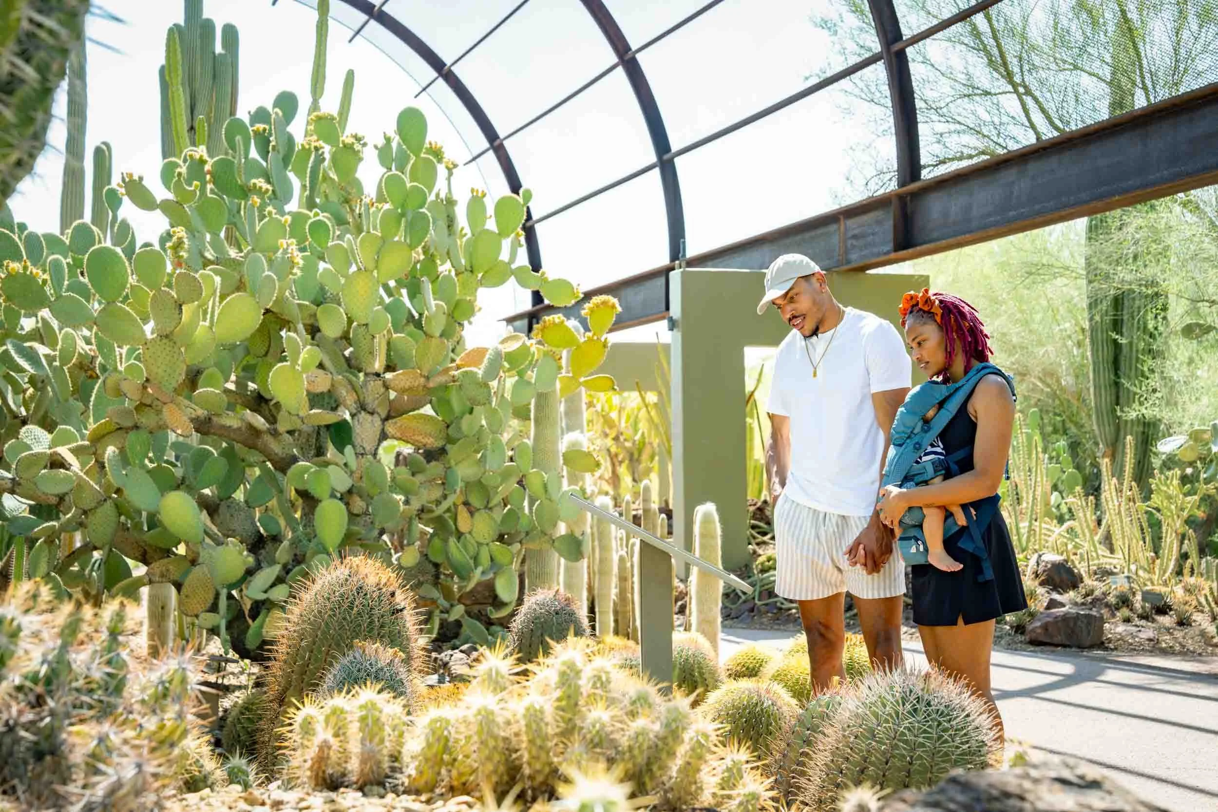 Roderick-Townsend-and-Family-at-Phoenix-Botanical-Garden.jpg