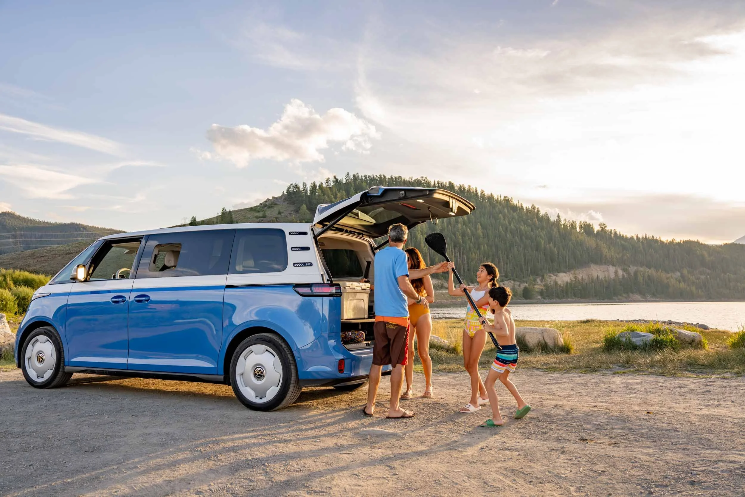 Family-with-Volkswagen-ID-Buzz-by-Lake.jpg