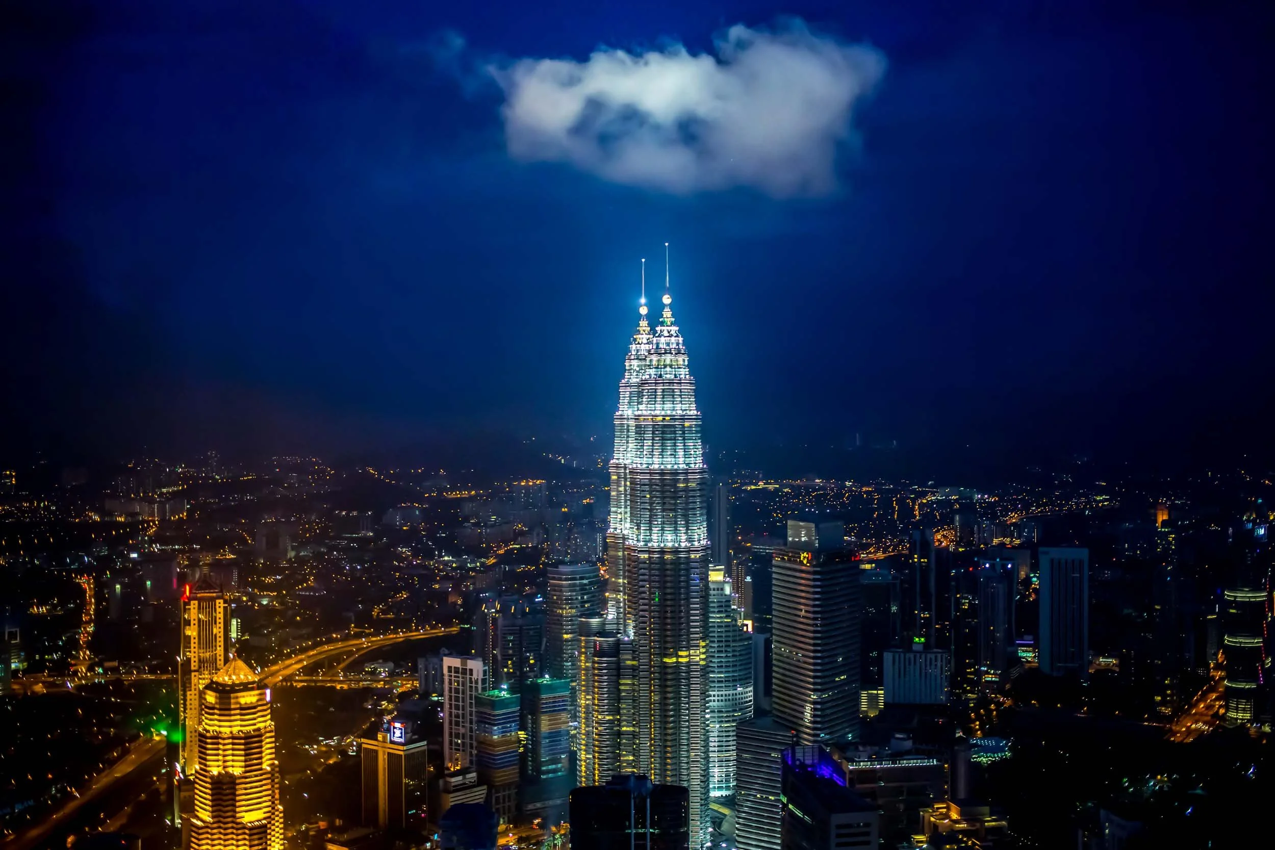 Cloud-Over-Petronas-Towers-at-Night.jpg